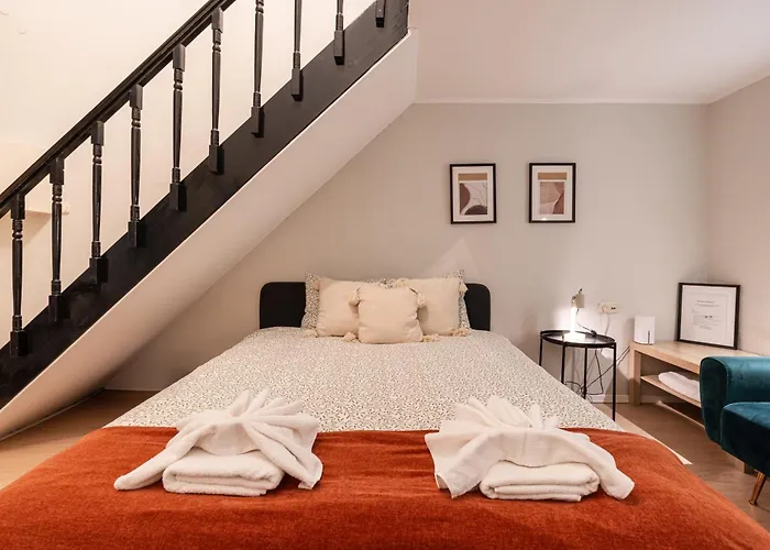 Spacious Loft In The Heart Of Apartament *
