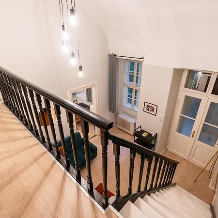 Spacious Loft In The Heart Of *