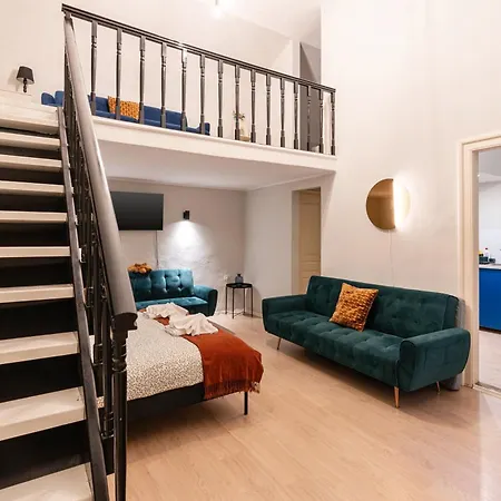 Apartment Spacious Loft In The Heart Of Budapest