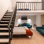 Spacious Loft In The Heart Of *